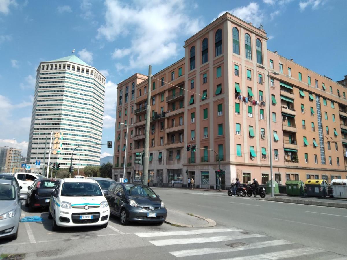 La Lanterna Di Angelo Hotel Genoa Bagian luar foto