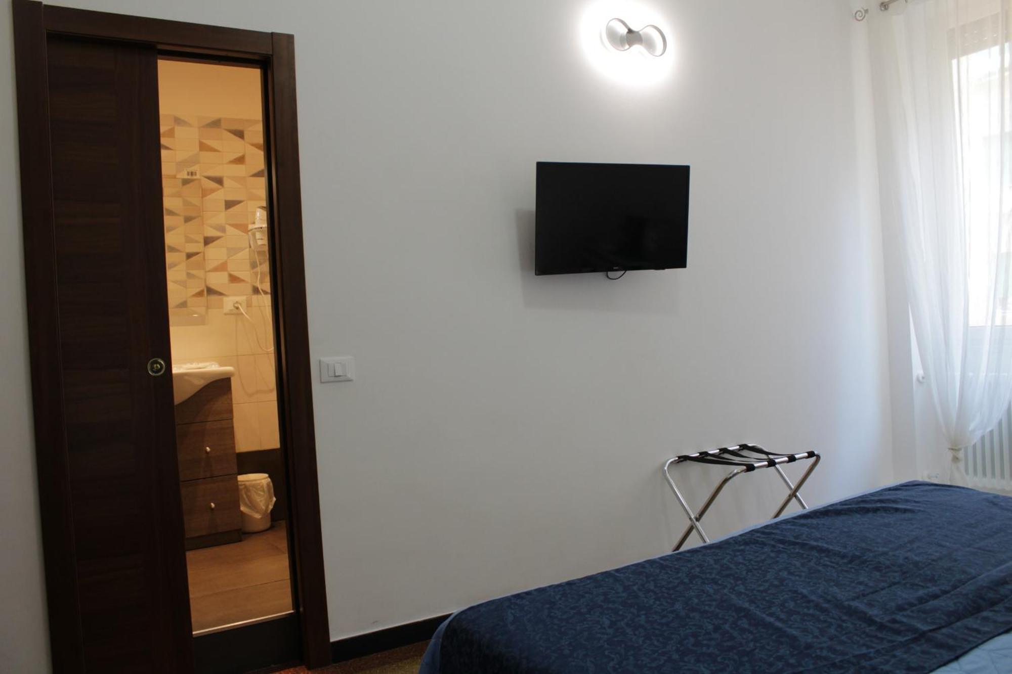La Lanterna Di Angelo Hotel Genoa Bagian luar foto